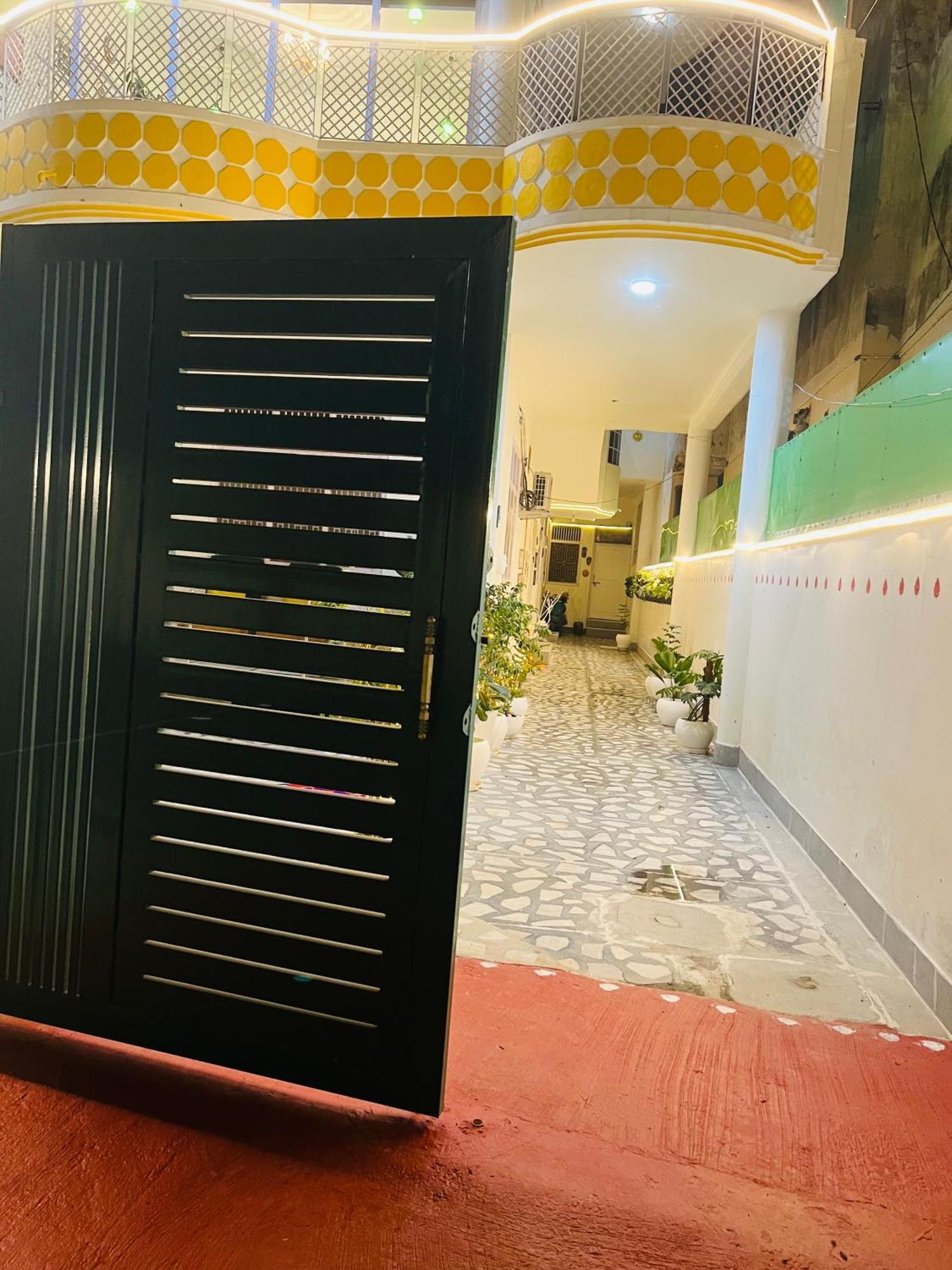 The Nandi International Boutique Homestay Varanasi Ngoại thất bức ảnh